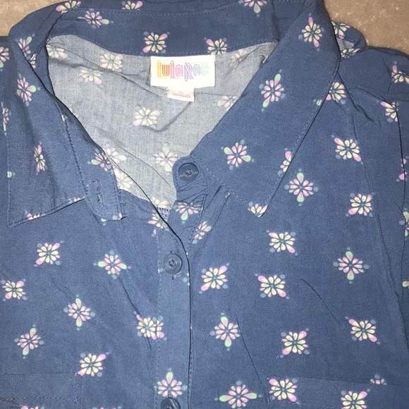 LuLaRoe small button down shirt 💕 - Picture 3 of 3